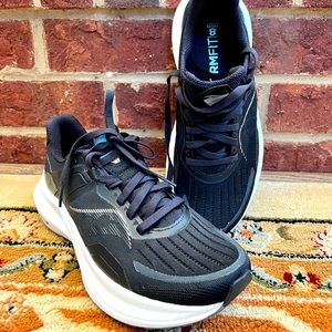 Saucony Womens Sz 9.5 Tempus PWRRun Running Shoe Black/Fog NWOT